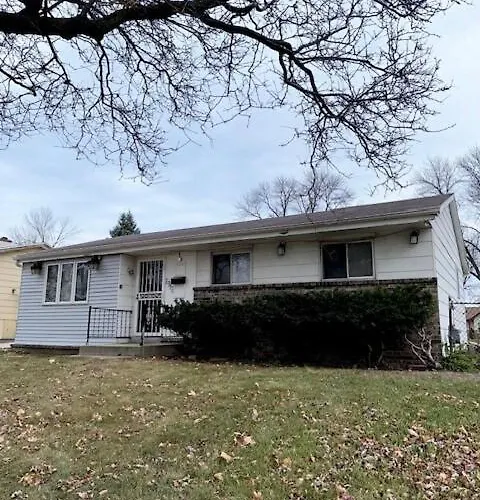 Upscale Retreat In The Heart Of Mke