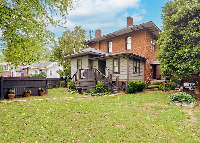 Midtown Jackson - 1900 Brick Craftsman Home