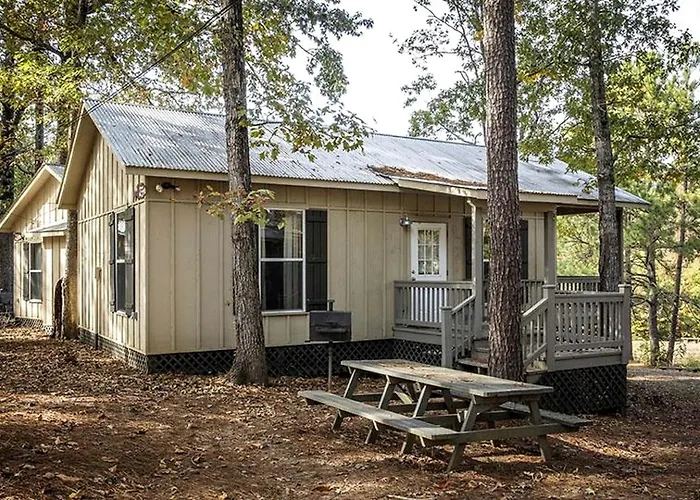 Scenic Waterfront Cabin With Private Pond And Outdoor Amenities Near Zwolle, Louisiana