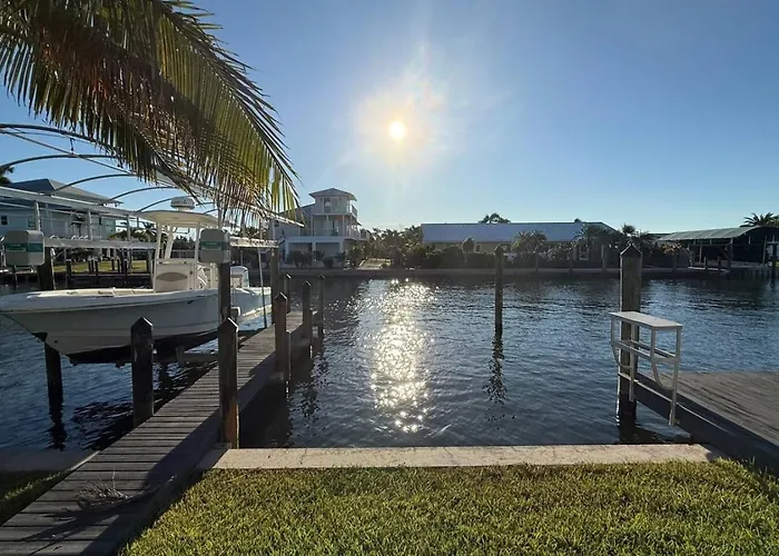 Dolphins Retreat. Waterfront, Pier, Close To Beach