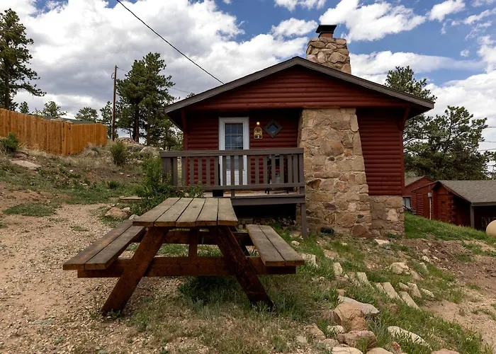 Historic Log Cabin With Fireplace And Mountain Views, Perfect For A Weekend Getaway To Red Lakes, Company
