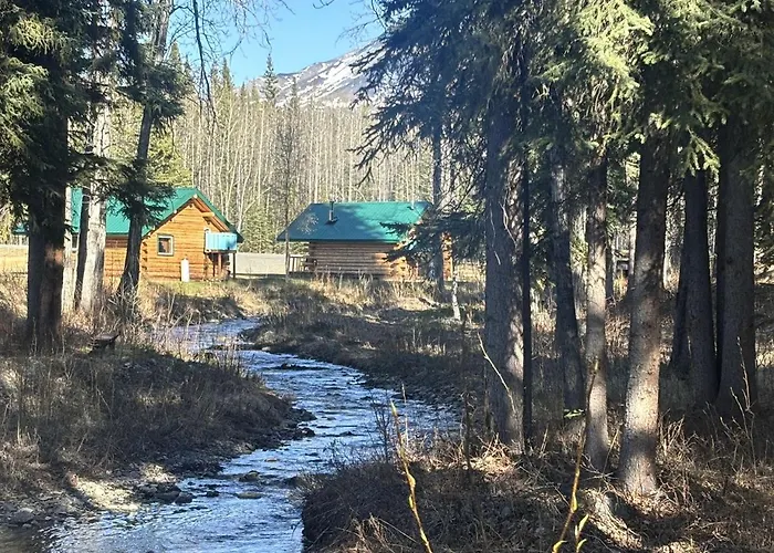 Cozy Creekside Cabin With Mountain Views & Fireplace Near Log Cabin Creek, Tok Alaska