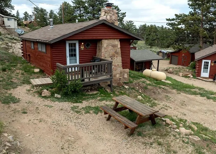 Historic Log Cabin With Fireplace And Mountain Views, Perfect For A Weekend Getaway To Red Lakes, Company