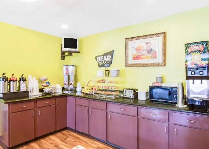Travelodge By Wyndham Parkersburg
