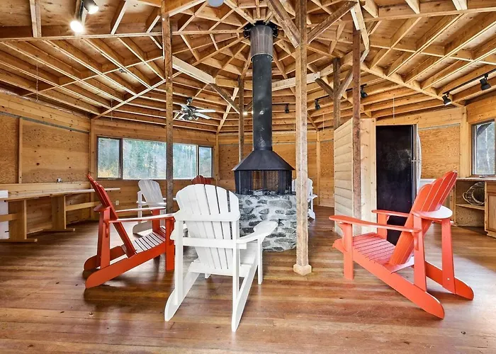 Cabin On Private 8-Acre Lake