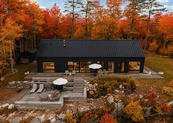 Hemlock Cliffhouse - Secluded With Stunning Views