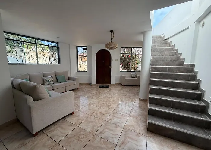 Casa amplia, terraza, vista al mar, Huanchaco, 3BR