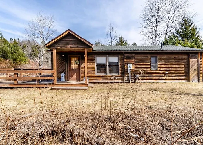 Cozy 3-Bedroom Cottage In Hunter, Ny