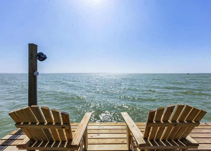 Castaways Retreat And Private Pier
