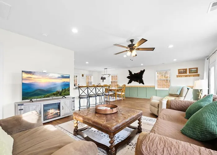 Avas Place - Stunning Mountain Views, Deck, Fire Pit And Hammock