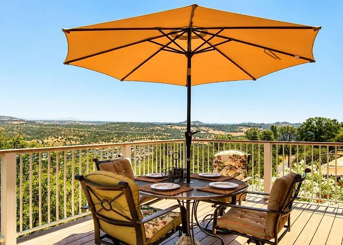 Copperopolis Home - Lake Access & Mtn Views