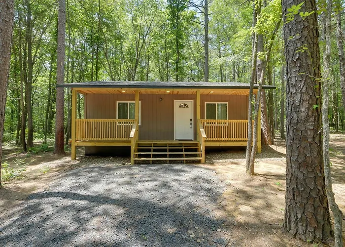 Pet-Friendly Cabot Country Escape