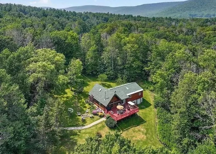 Pet Friendly Log Cabin That Can Sleep Up To 12!