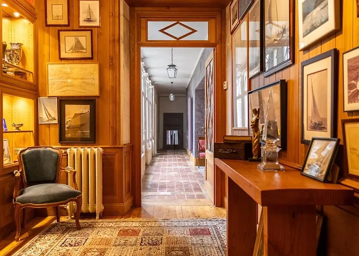 Maison Cognac Godet - Unique Demeure Historique