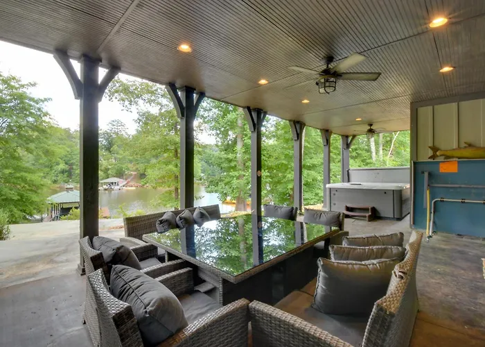 Waterfront Lake Keowee Home W/ Hot Tub & Views!