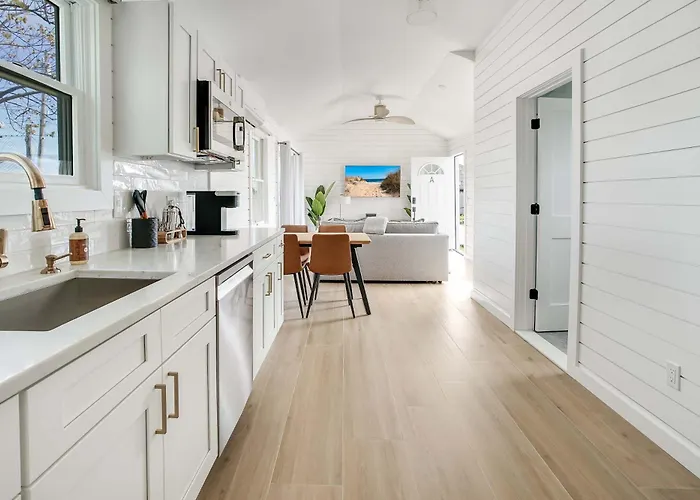 Dockside 2Br - Marina - Dining - Charter Access Unit A