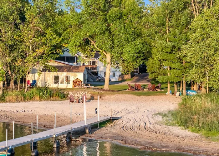 Lakefront Hot Tub Retreat W/ Mega Arcade