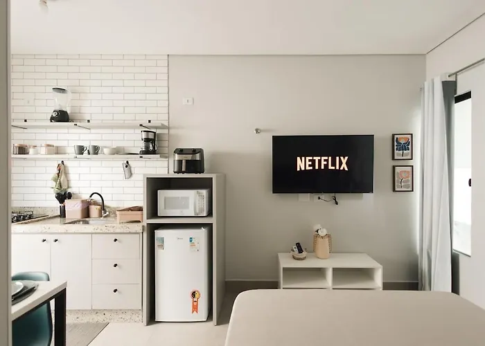 4-Studio Completo com Ar-Condicionado, TV e Lavanderia