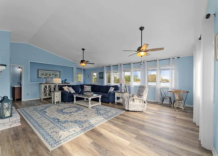 Seagulls Seaport Big Boat Dock Waterfront Pet Friendly And Fenced Yard