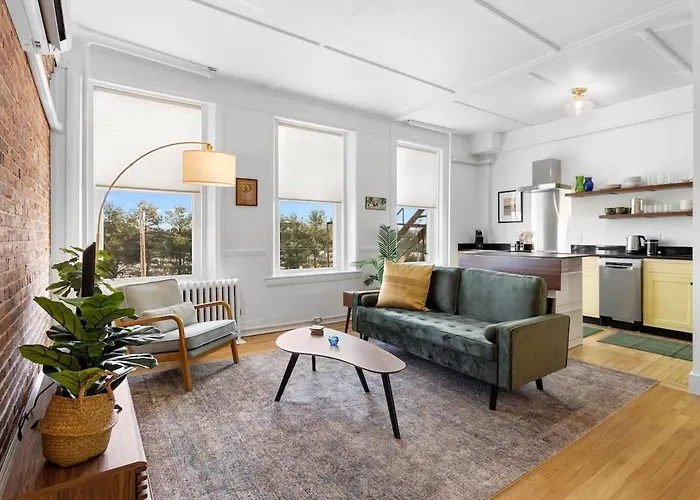 Kimball Apartment, Modern Studio On Main Street Ro