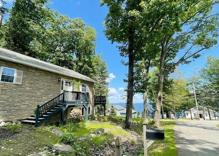 Slice Of Heaven, Steps To The Beach