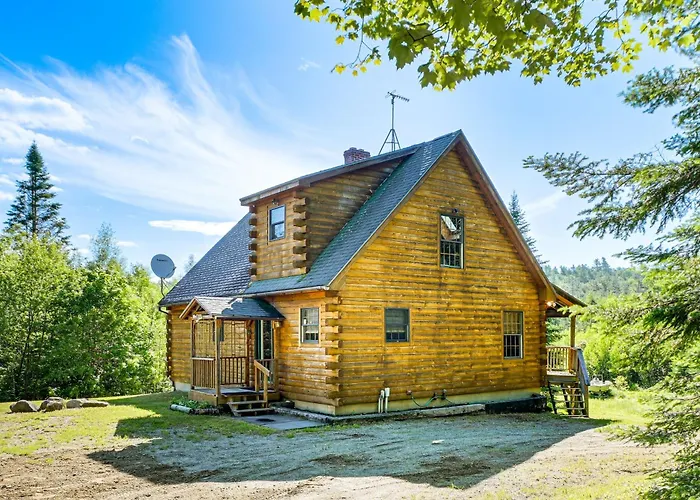 Hike, Explore & Unwind: Rustic Maine Getaway