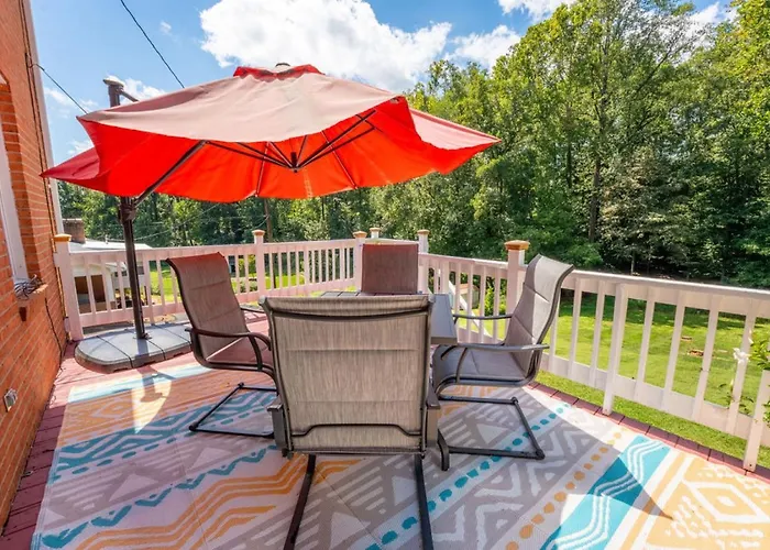 Roomy Retreat Martinsville Speedway