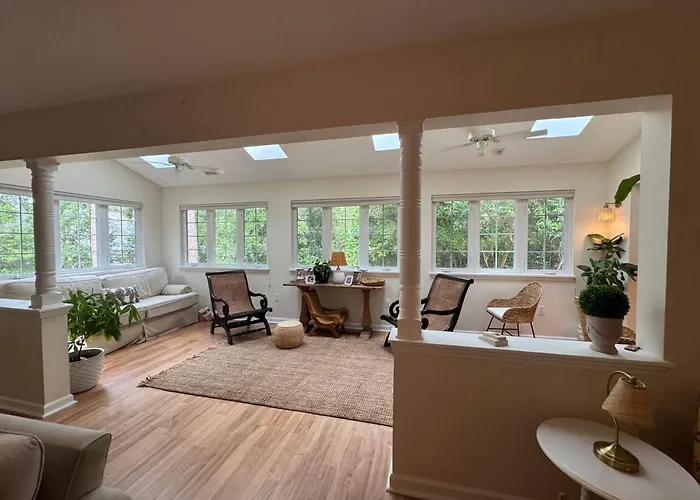 Pine Knoll Shores Vacation House- Private Beach Access-Family Friendly