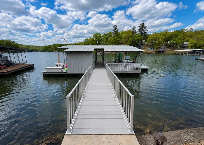 Lake Paradise Lakefront Stay