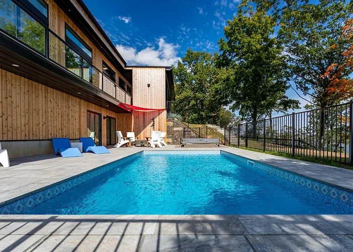 The Bluff - Designer Home With Views Pool & Hot Tub