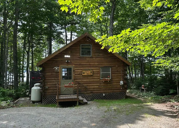 Cozy Log Cabin W/ Deck, Bbq Grill & Outdoor Firepit On Lower Wilson Pond