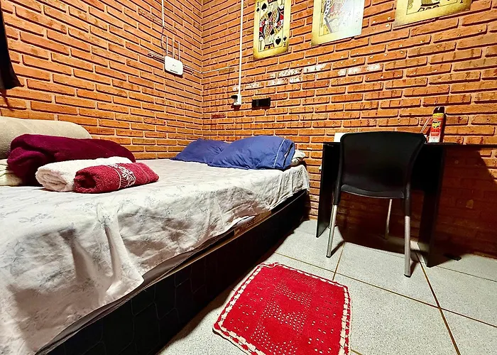 Quarto com Banheiro Privado no Centro de Botucatu