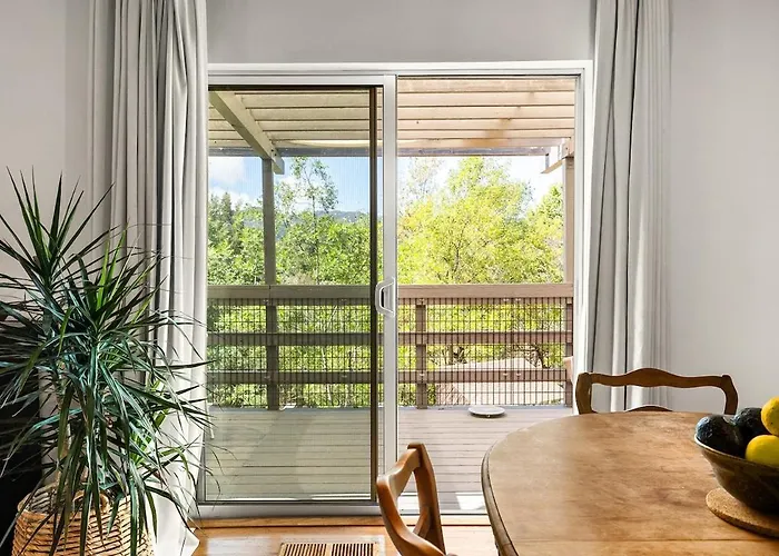 Spacious 3Br 2Ba Topanga Canyon Retreat With Views Decks And Nature