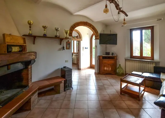 Amazing Home In Sinalunga With Wifi