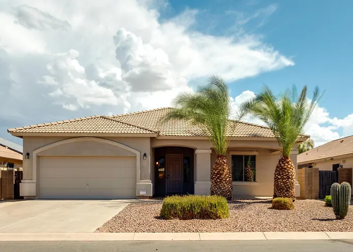 Golf, Gamble, Relax Poolside! Maricopa Desert Home