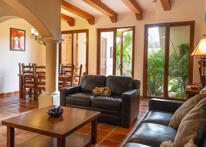 Beautiful Home In Founder - A Close Walk To The Beach And Wine Cellar