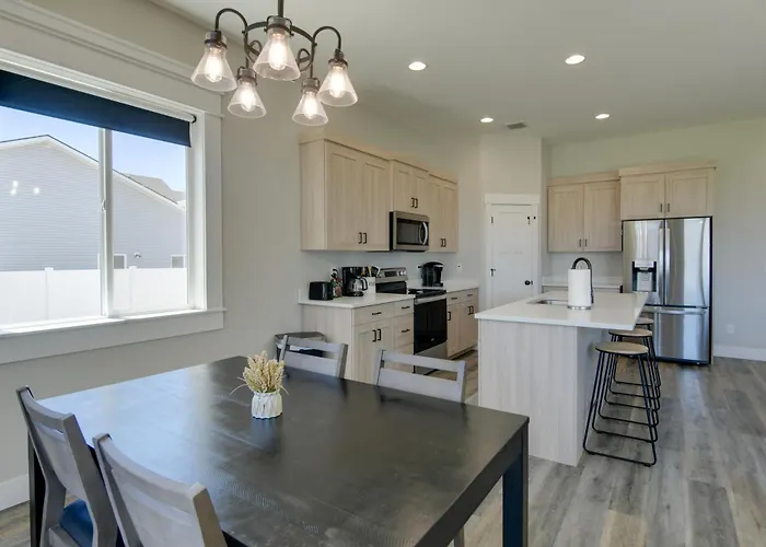 6 Mi To Dtwn! Idaho Falls Escape W/ Private Yard