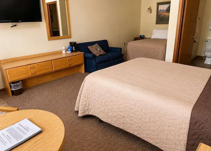 Room 26-1 Queen 1 Full Suite-Woodland Motor Lodge