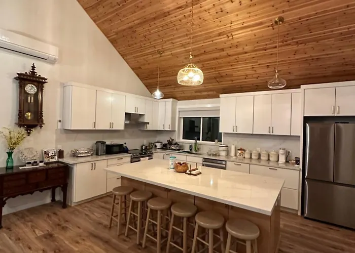 A Beautiful 2Bed And 2Bath Villa Near Beach
