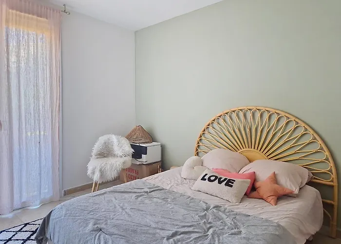 Maison Proche Centre Ville Avec Piscine Privee Et 2 Chambres - 4 Personnes