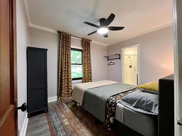 Nate'S Cabin At Water'S Edge
