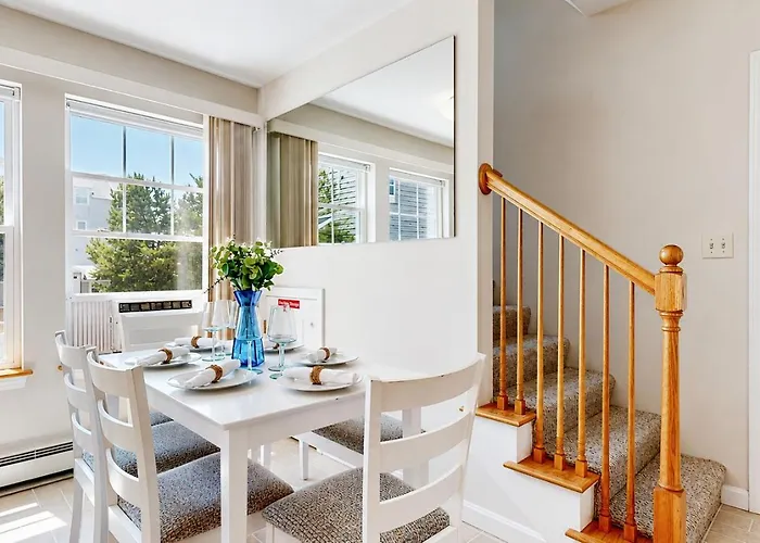 Cottage By The Sea #4 By Bayley Vacation Rentals