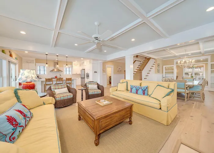Saltwater Splendor 5 Bedroom Retreat With Pool
