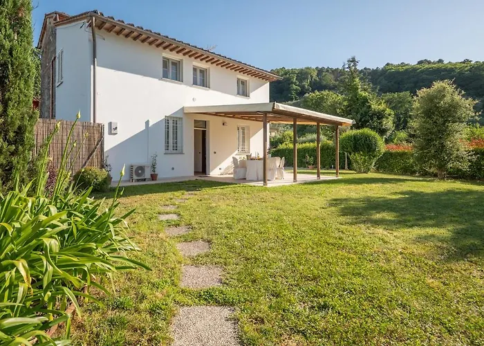 Casa Le Camelie Idromassaggio E Relax Lucca