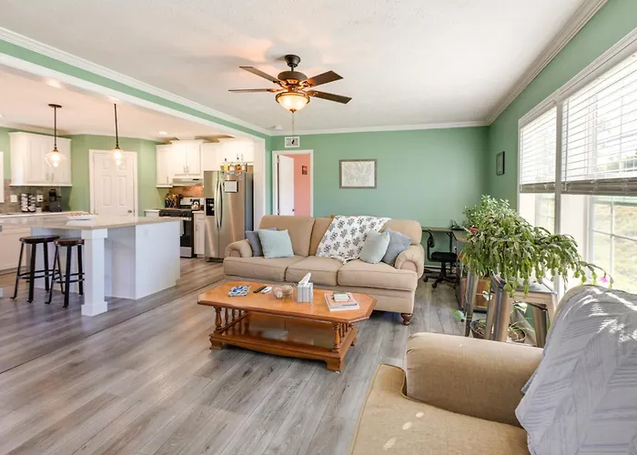 'Crystal'S Place' In Lubec, Maine: Family Friendly