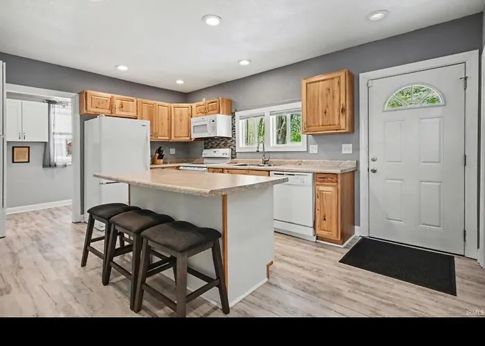 Redbird Landing, Cozy Lake Escape