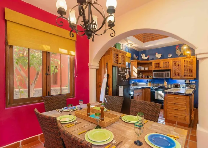 Beautiful Home In Founder S Few Steps From The Coffee Shop