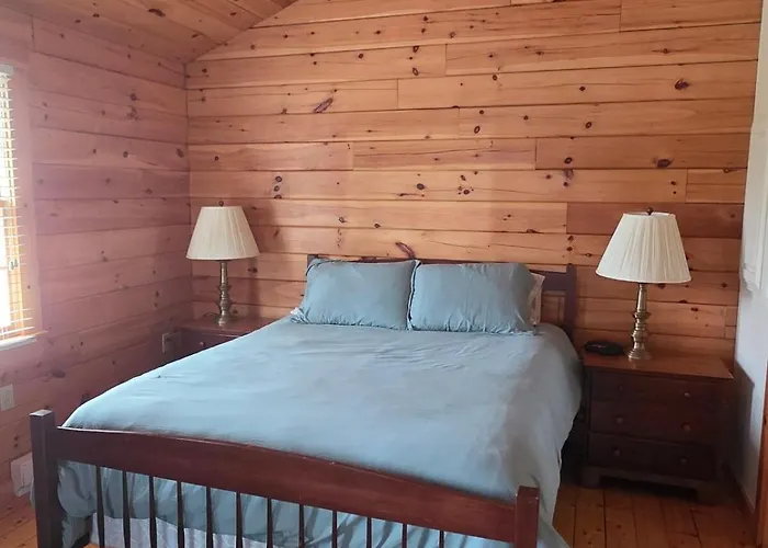 Rivers Edge Cabins - Cozy Lookout