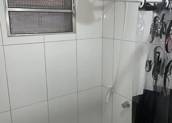 Suíte Moderna e Silenciosa no Coração da Cidade