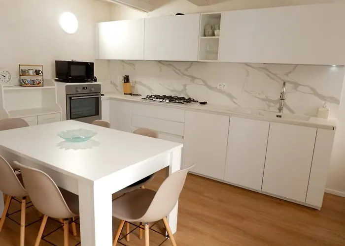 Casa Acquamarina Tra Centro, Mare E Porto